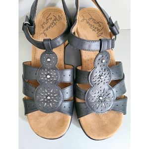 Natural Soul Rynda Wedge Sandals Size 7
